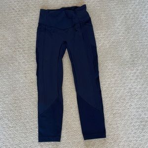 Black cropped lululemon leggings